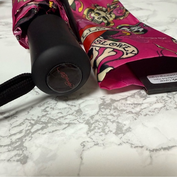 Ed Hardy Pink Skull Umbrella - Picture 11 of 11